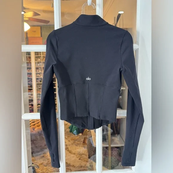 ALO Yoga Black Athletic Jacket with Subtle Stitching - Picture 3 of 4